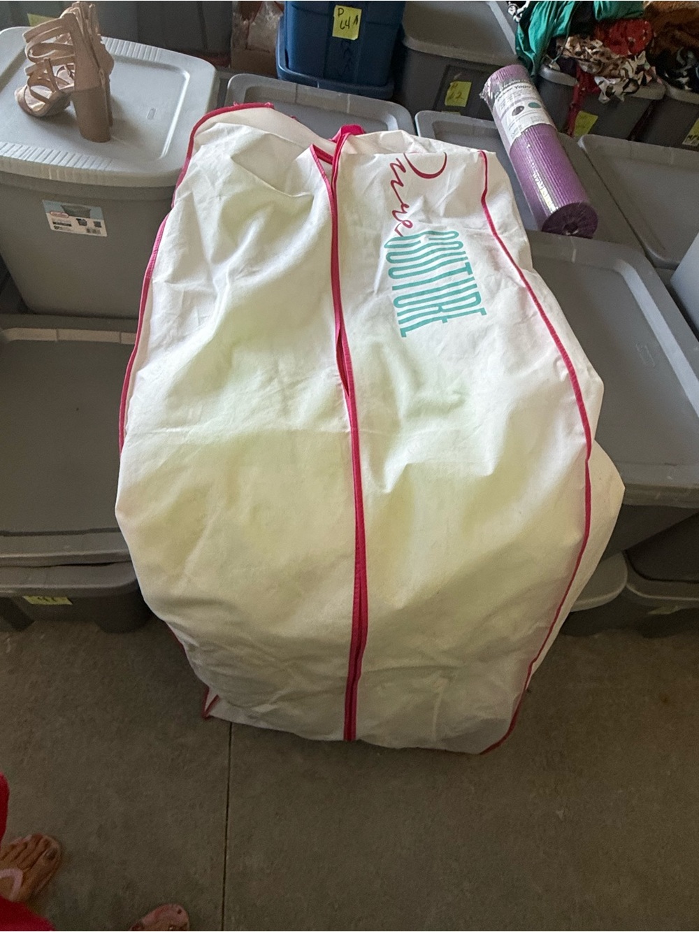 White Cotton Garment Storage Bag with Pink Trim p44